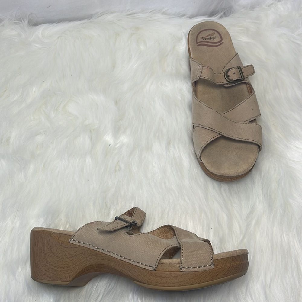Dansko Beige Nubuck‎ Woodgrain Mule Slide Sandals Sz 40/US. 9.5-10